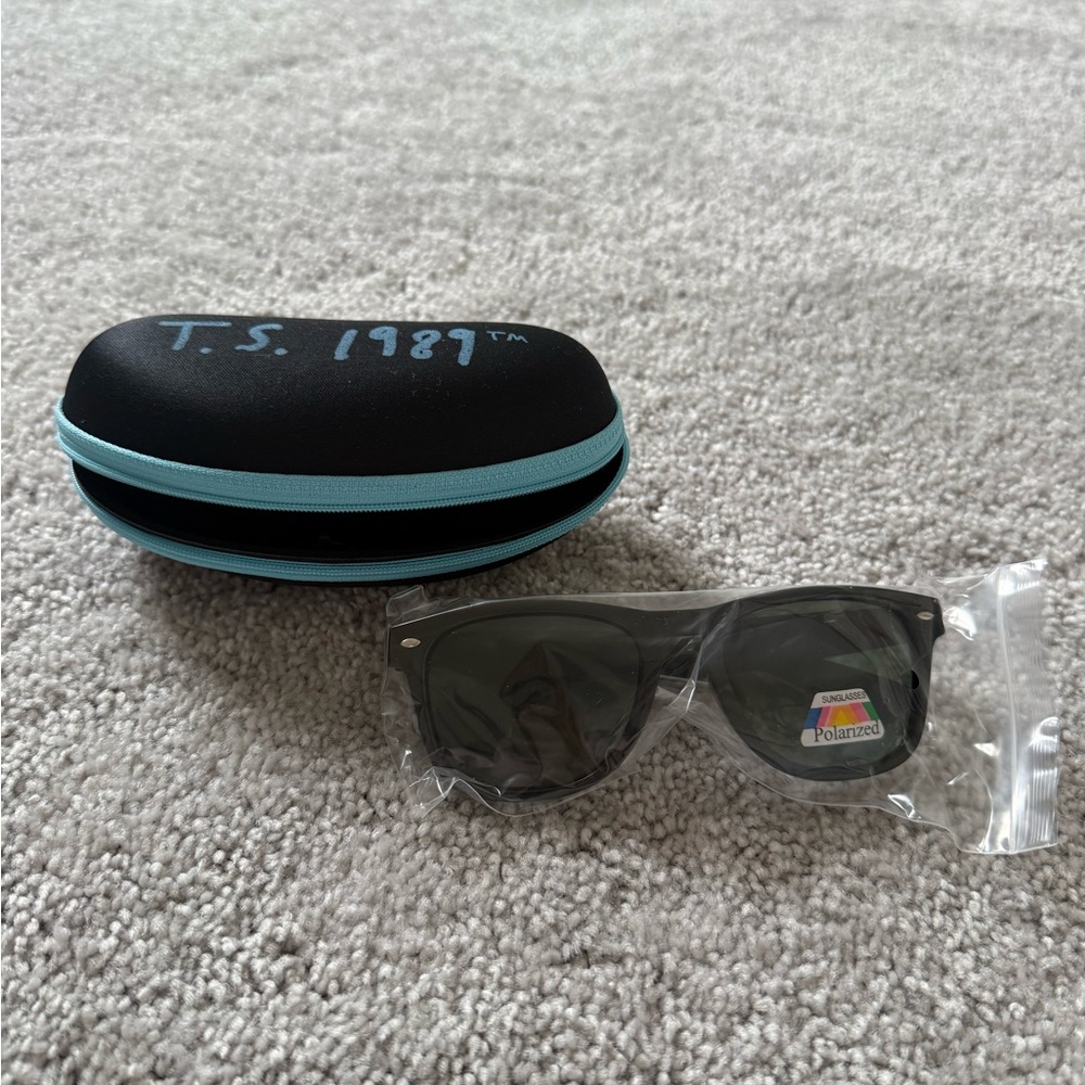Taylor swift 1989 Tour VIP Black Sunglasses with Case
